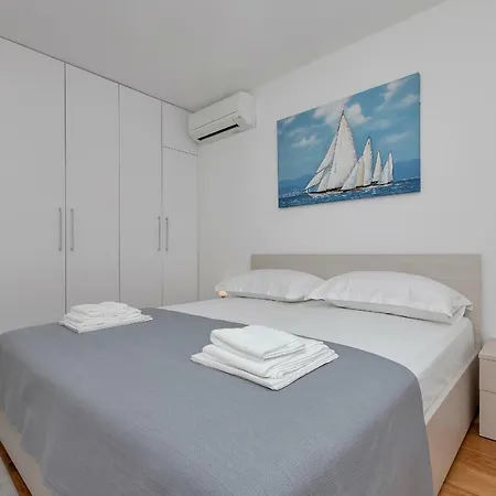 Batelina Apartment