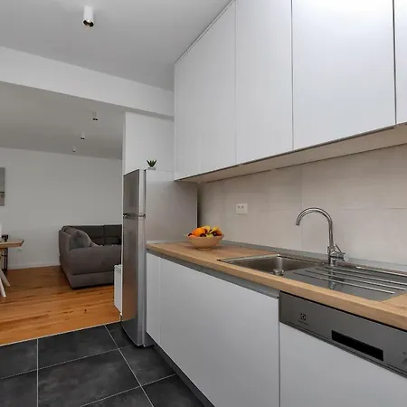 Batelina Apartment *